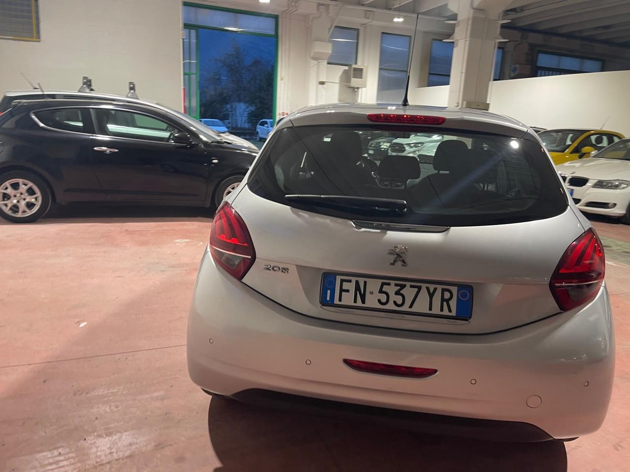 Peugeot 208 PureTech 82 5 porte Allure SI NEOPATENTATI