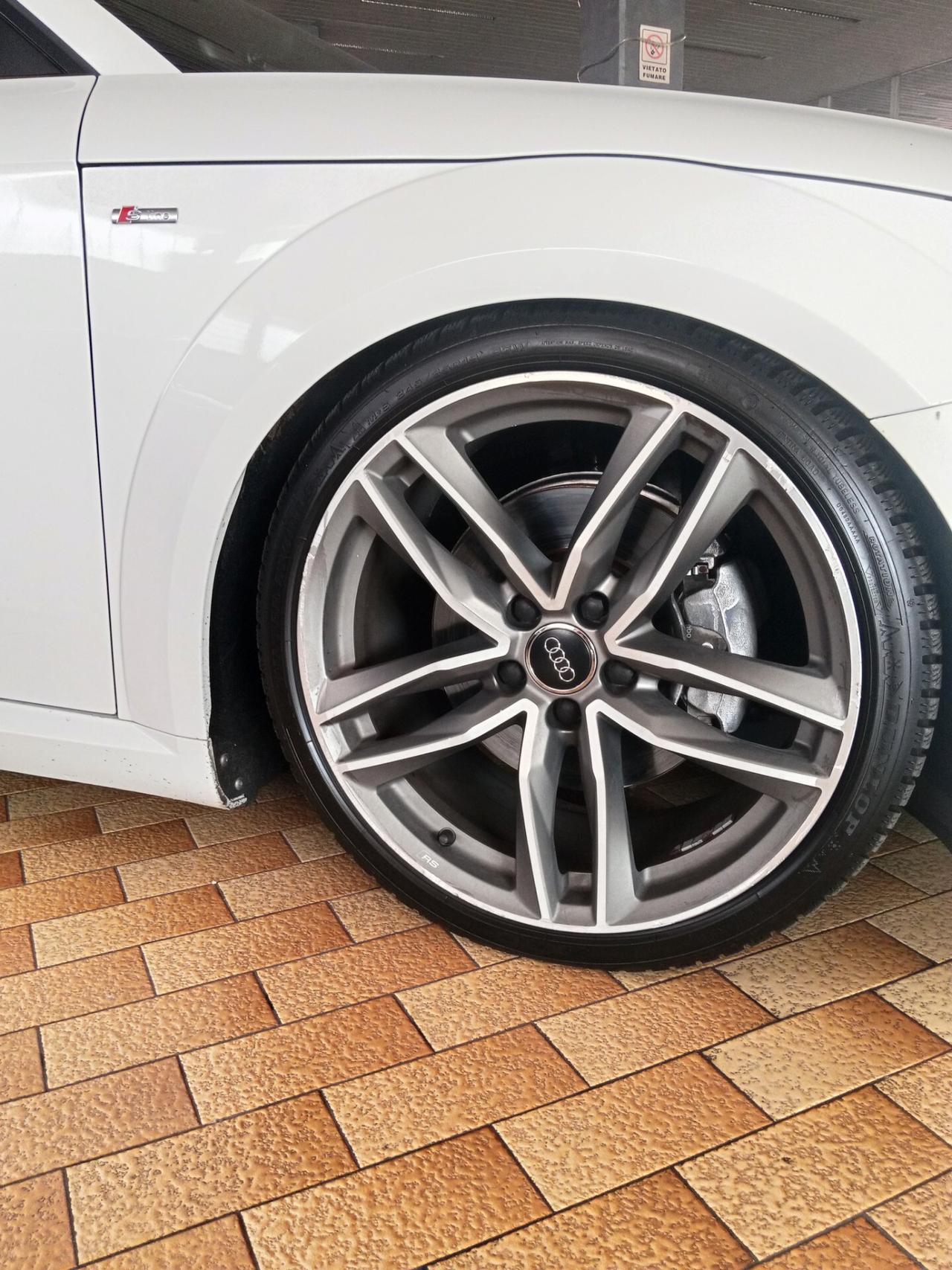 Audi TT Coupé 2.0 TFSI S line