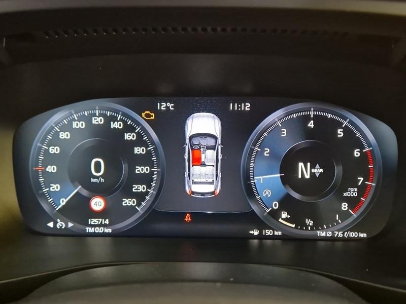 VOLVO XC40 T2 BUSINESS 5 PORTE SUV