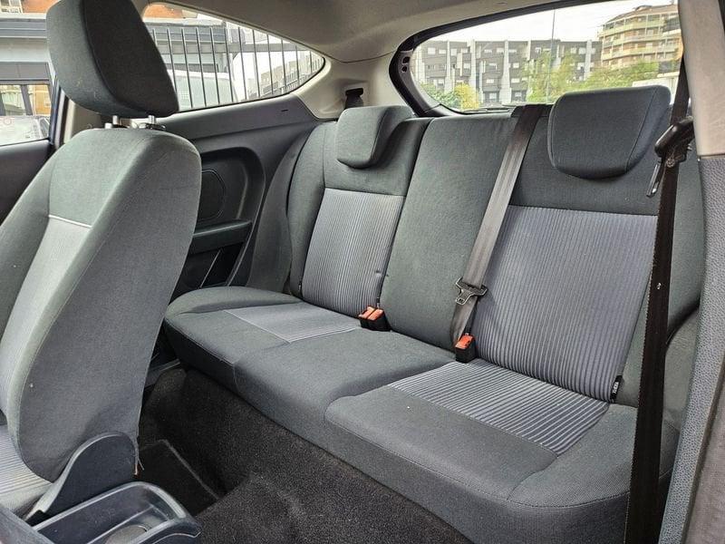 Ford Fiesta Fiesta 3p 1.4 16v Business Gpl