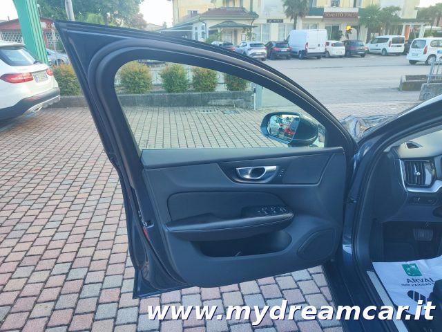 VOLVO V60 B4 (d) Geartronic Momentum Business Pro