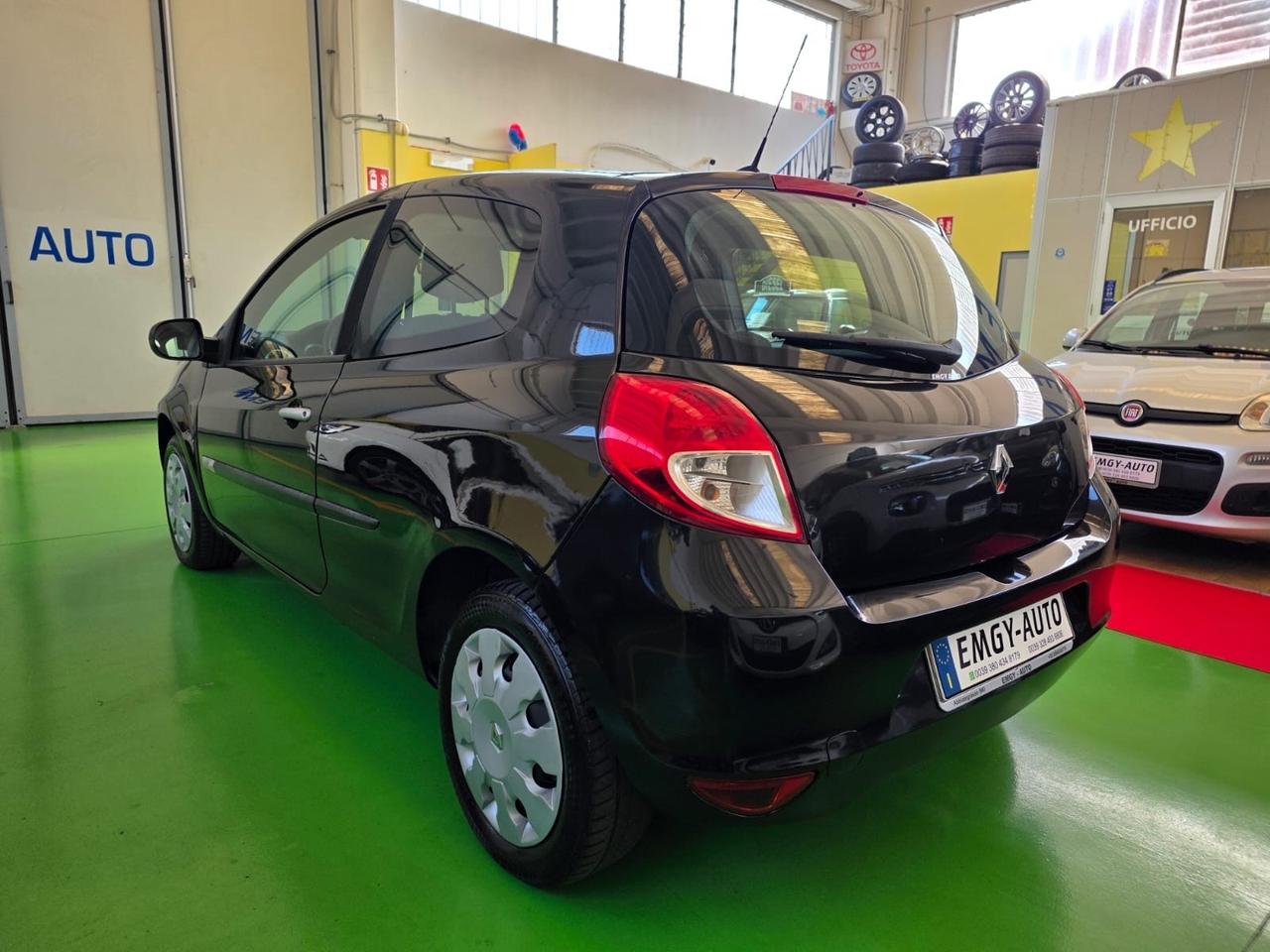 Renault Clio 1.2 16V 3 p. Luxe Neopatentati