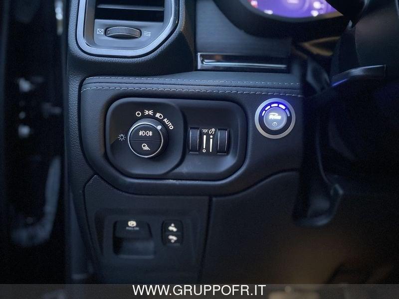 Dodge RAM RAM 1500 5.7 L HEMI V8 4X4 LIMITED - NETTO IVA