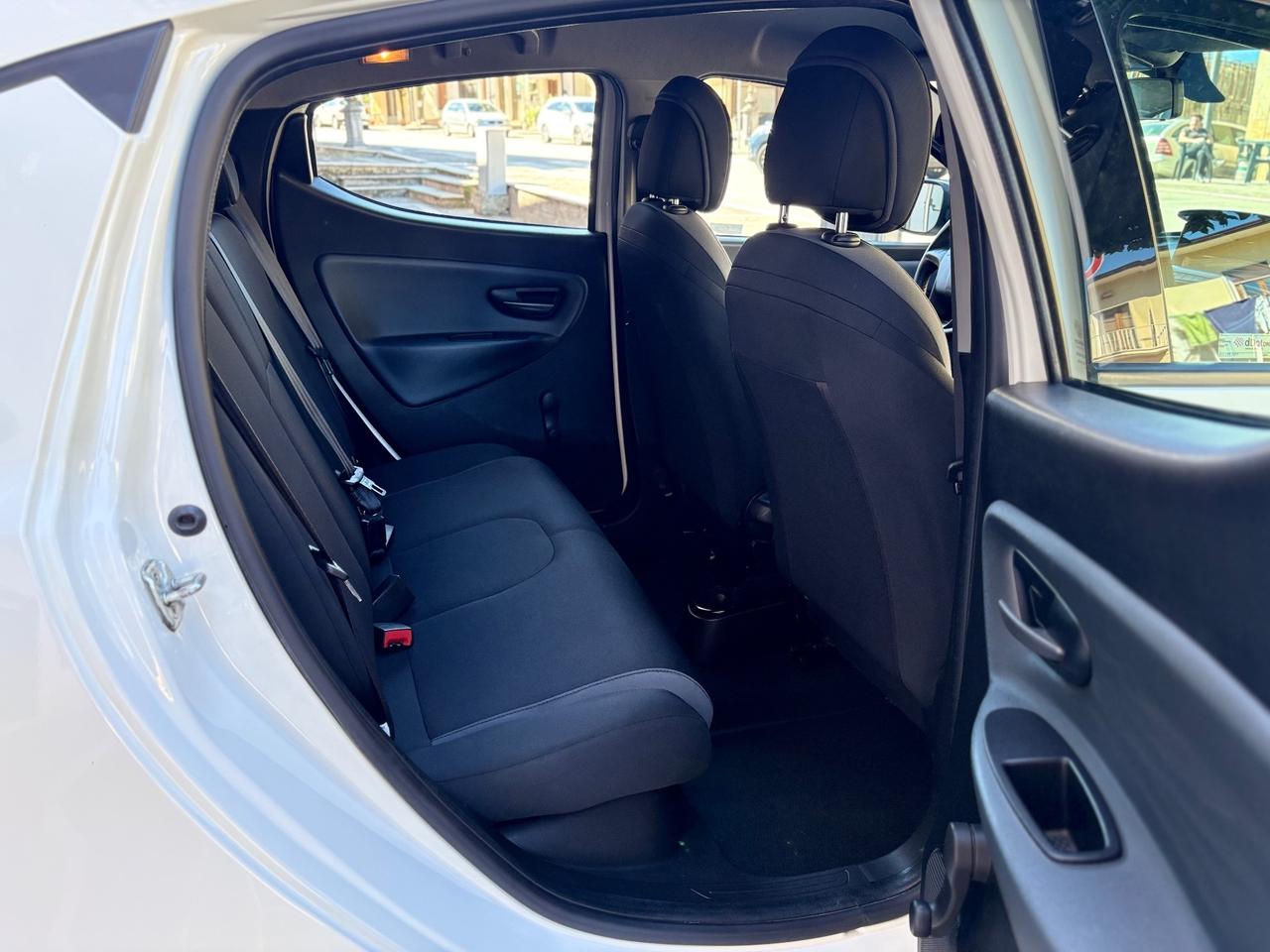 Lancia Ypsilon 1.2 69 CV 5P Gold UCONNECT Blue&Me