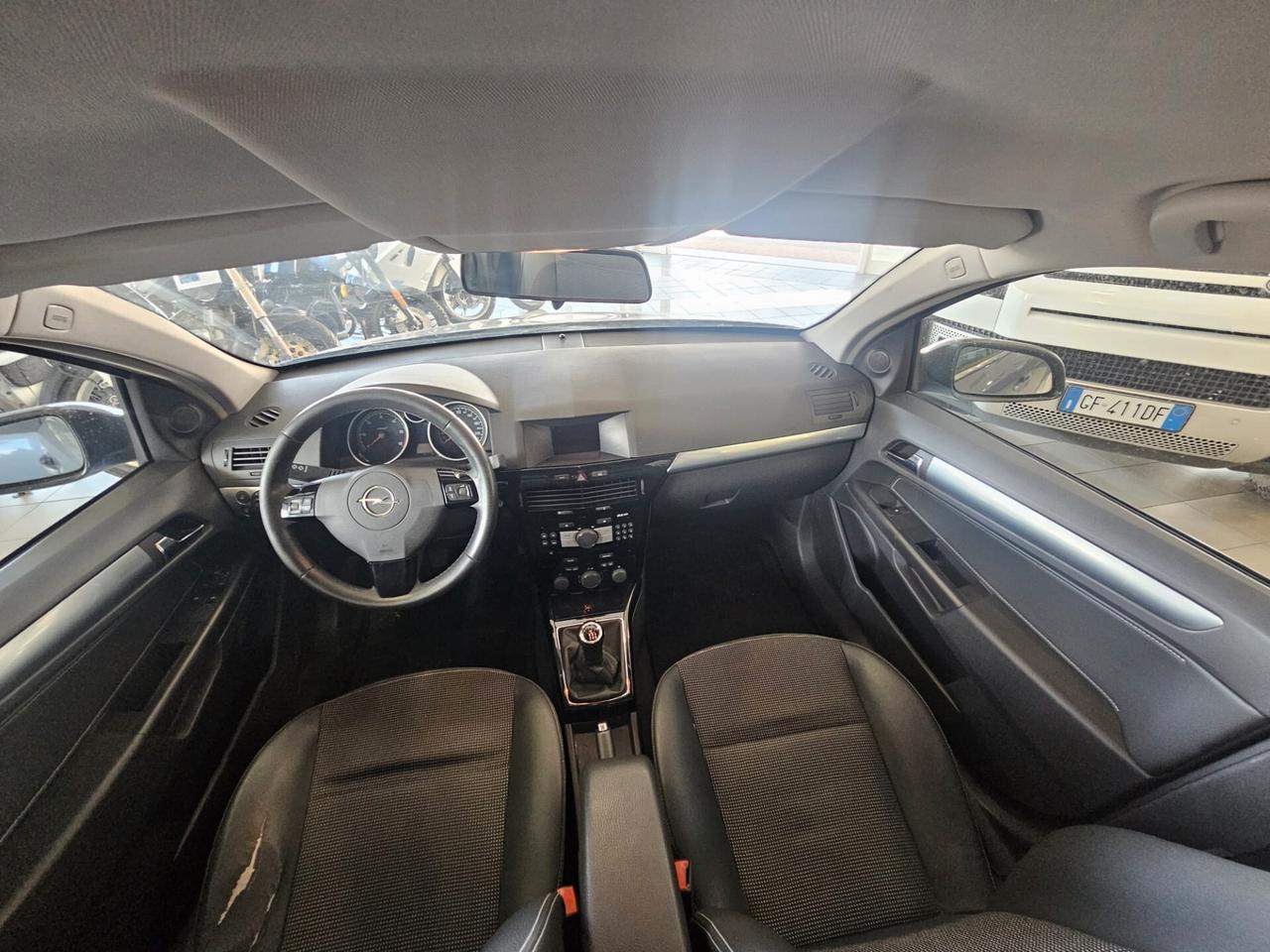 Opel Astra 1.9 CDTI 120CV 5 porte