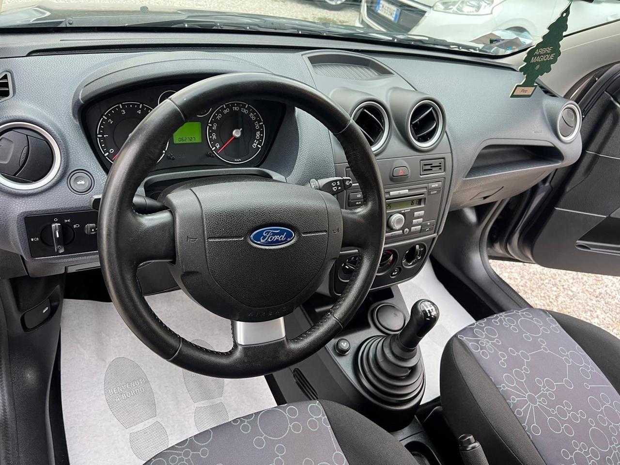 Ford Fiesta 1.2 16V 5p. Ghia