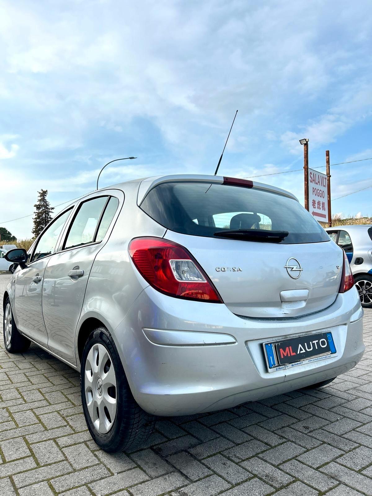 Opel Corsa 1.2 5P COSMO