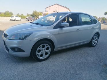 Ford Focus 1.6 (115CV) 5p. Bz.- GPL Titanium