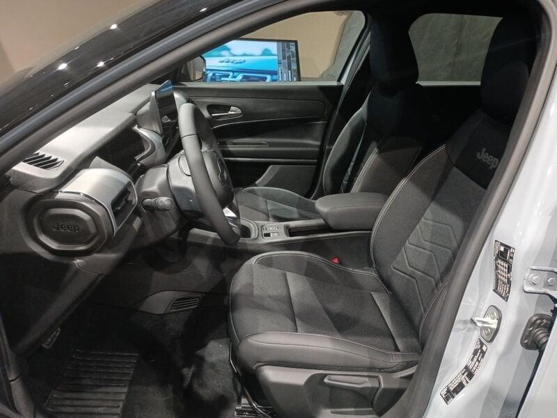 Jeep Avenger e-Hybrid 1.2 MHEV e-Hybrid Turbo Black Edition