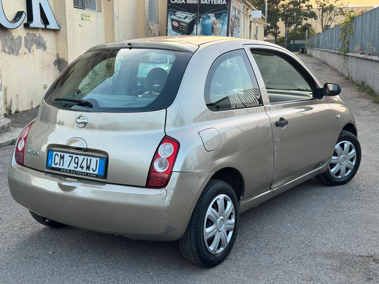 Nissan Micra 1.0 16V 3 porte Visia