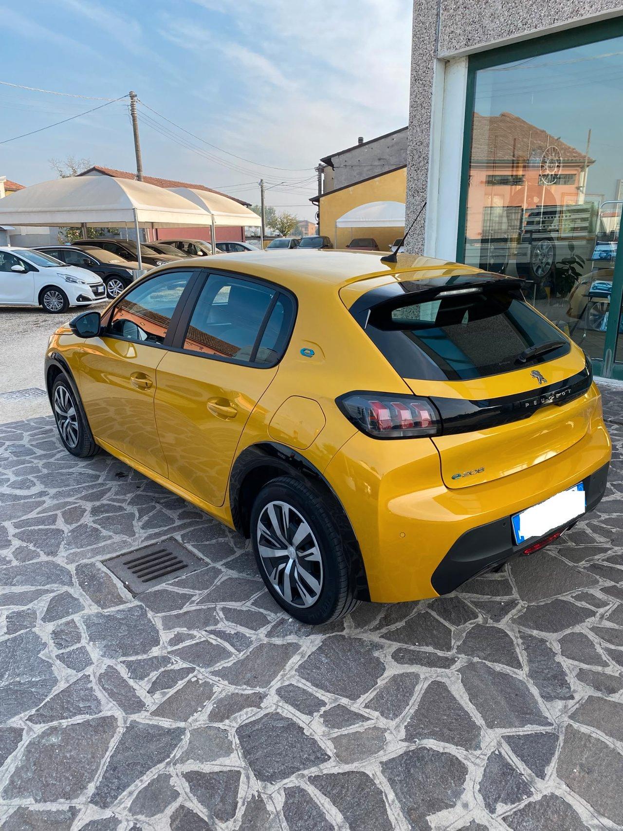 Peugeot e-208 5 Porte e-208 Active Pack 100kW