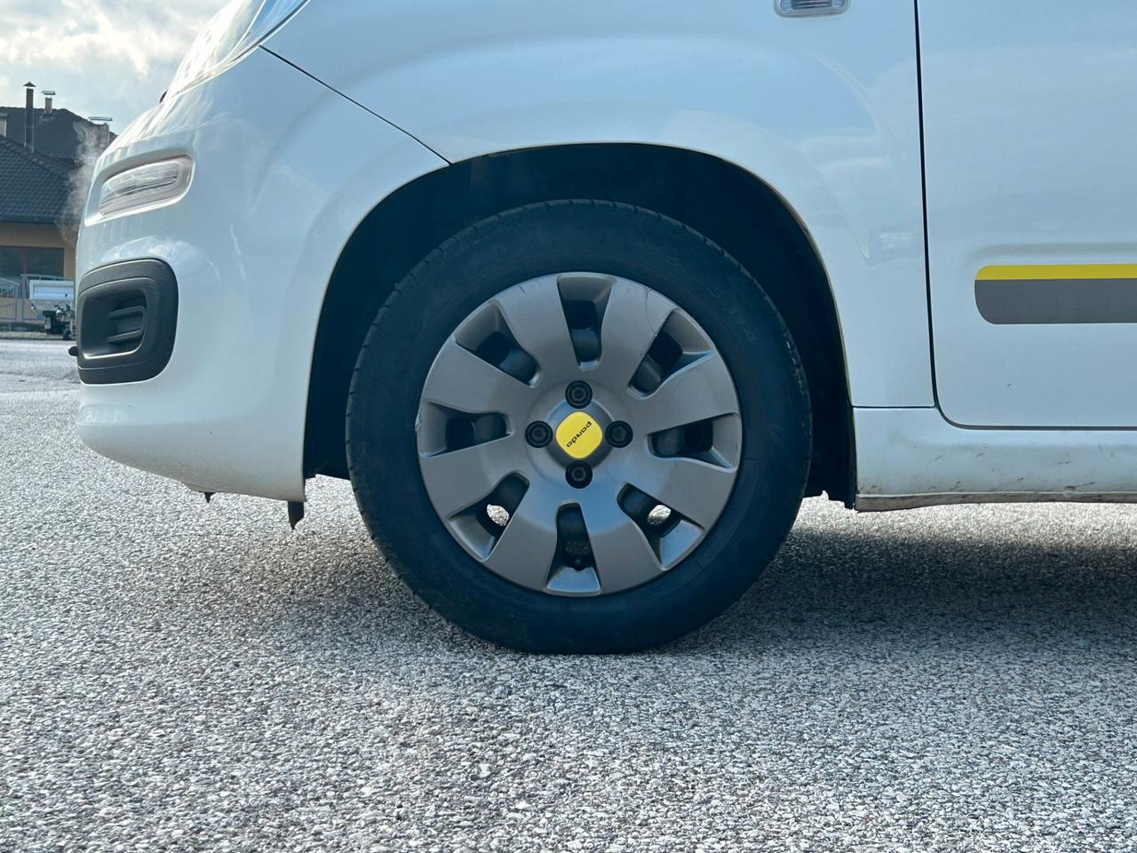 Fiat Panda 1.2 Young 69cv