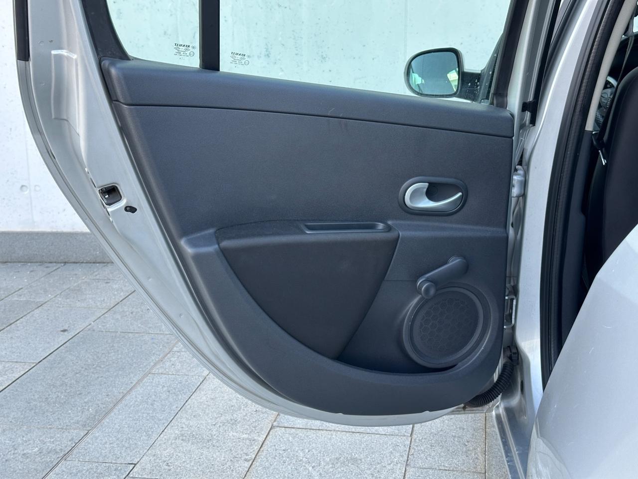 Renault Clio 1.2 16V 5 porte Luxe