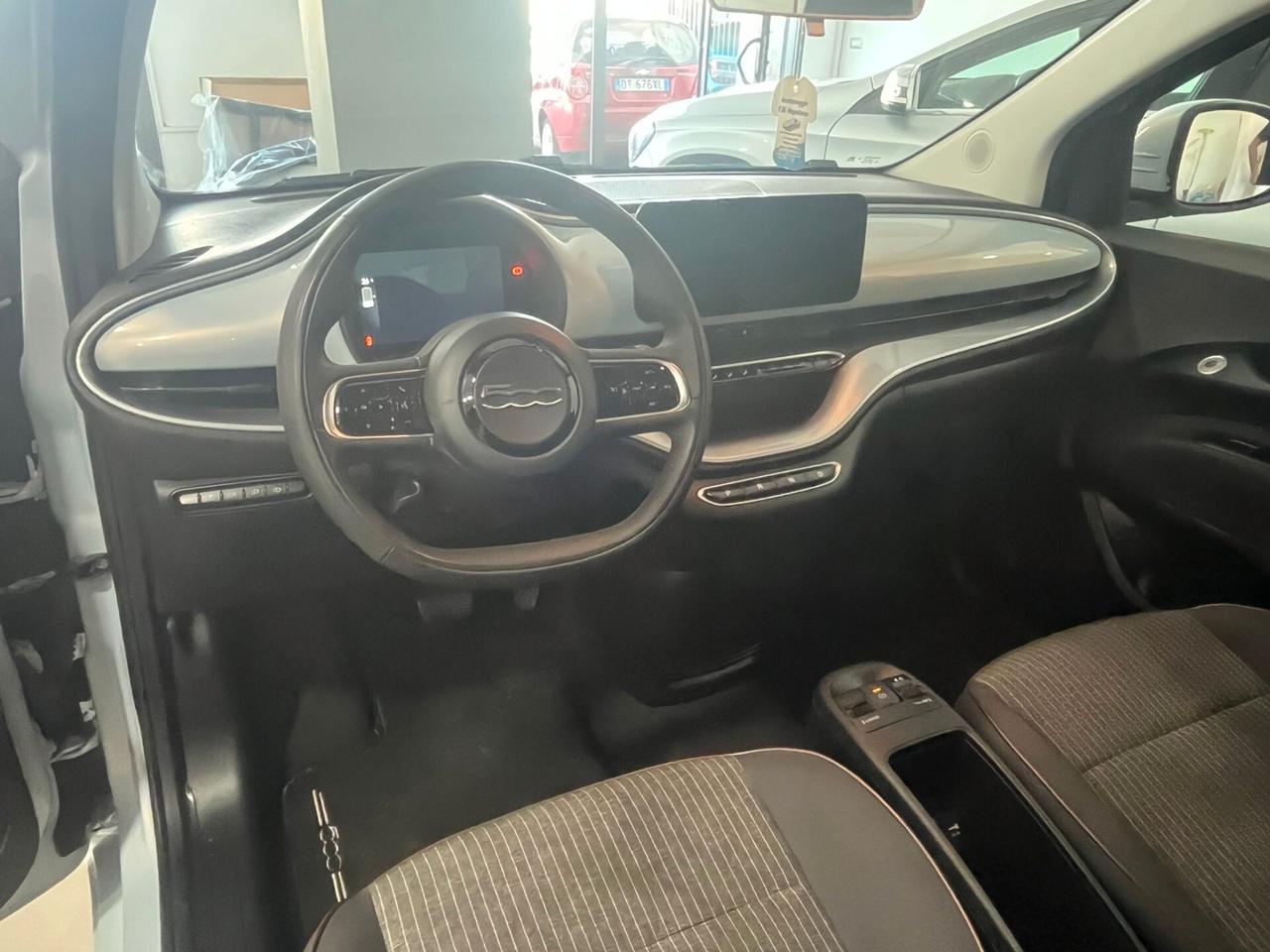 Fiat 500 500e Berlina 42 kWh Passion