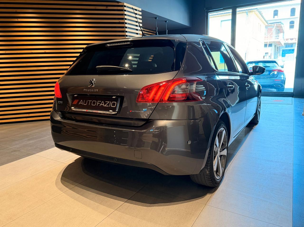 Peugeot 308 BlueHDi 130 S&S EAT8 GT