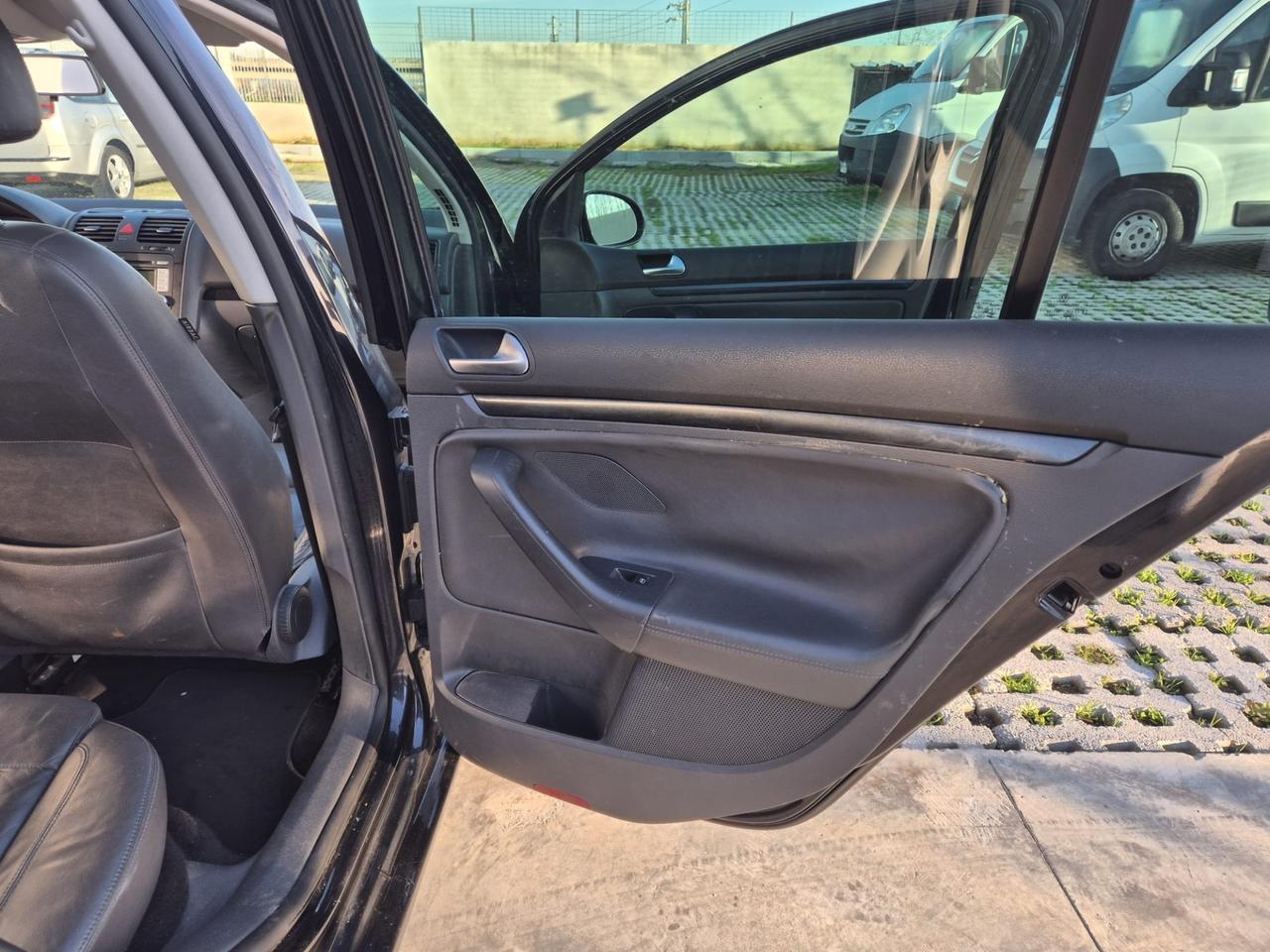 Volkswagen Golf 1.9 TDI DPF 5p. DSG GT Sport