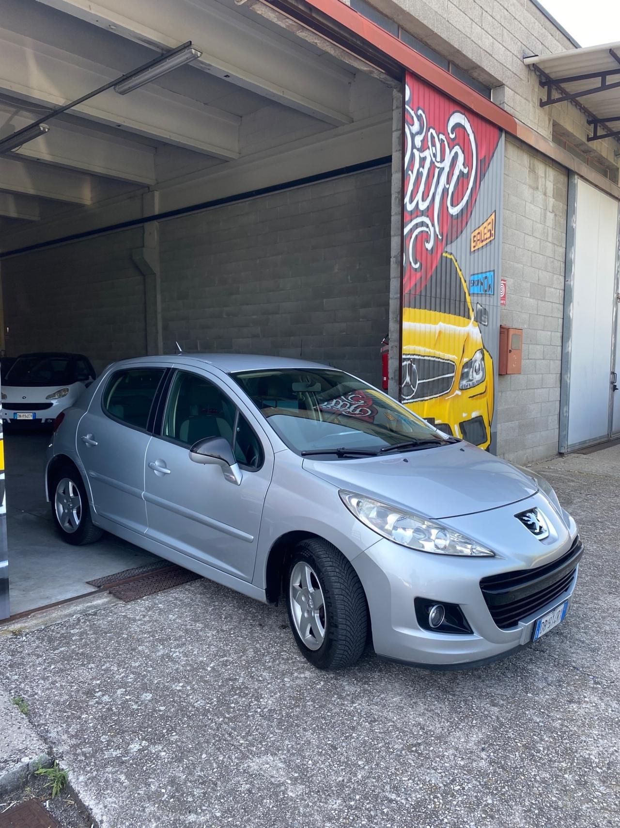 Peugeot 207 1.4 HDi 70CV 5p. XT Neopatentati