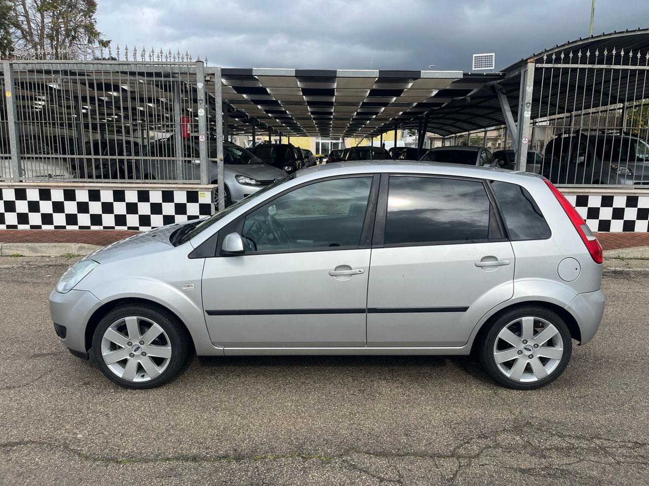 Ford Fiesta 1.6 TDCi 5p. Ghia Unipro 2005