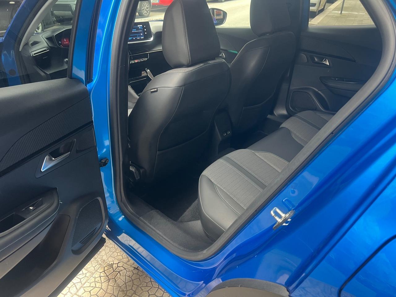 Peugeot 2008 BlueHDi 130 S&S EAT8 Allure Pack