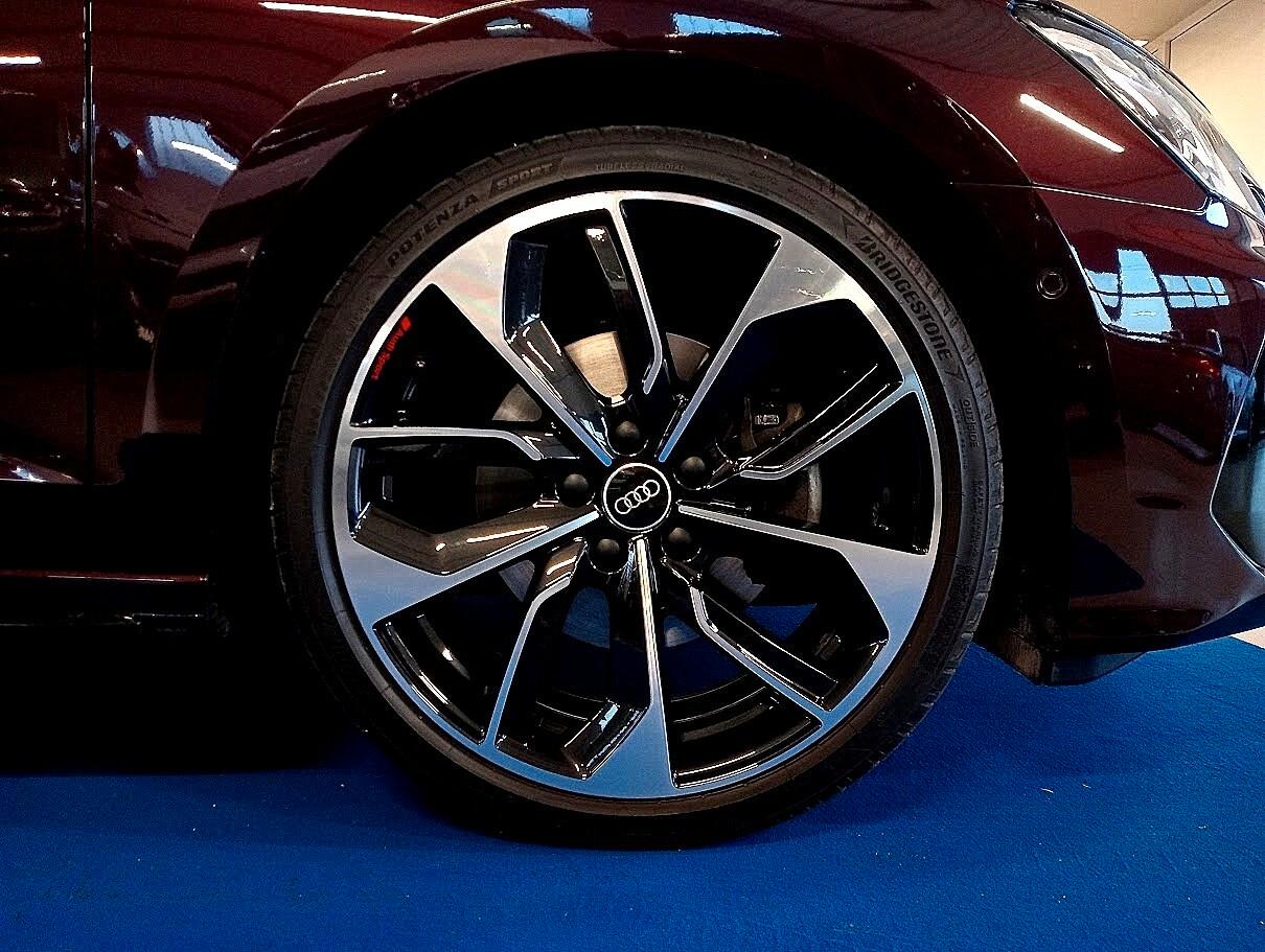 Audi A3 2.0 TDI SLINE EXCLUSIVE IDENTITY BLACK 19" MATRIX