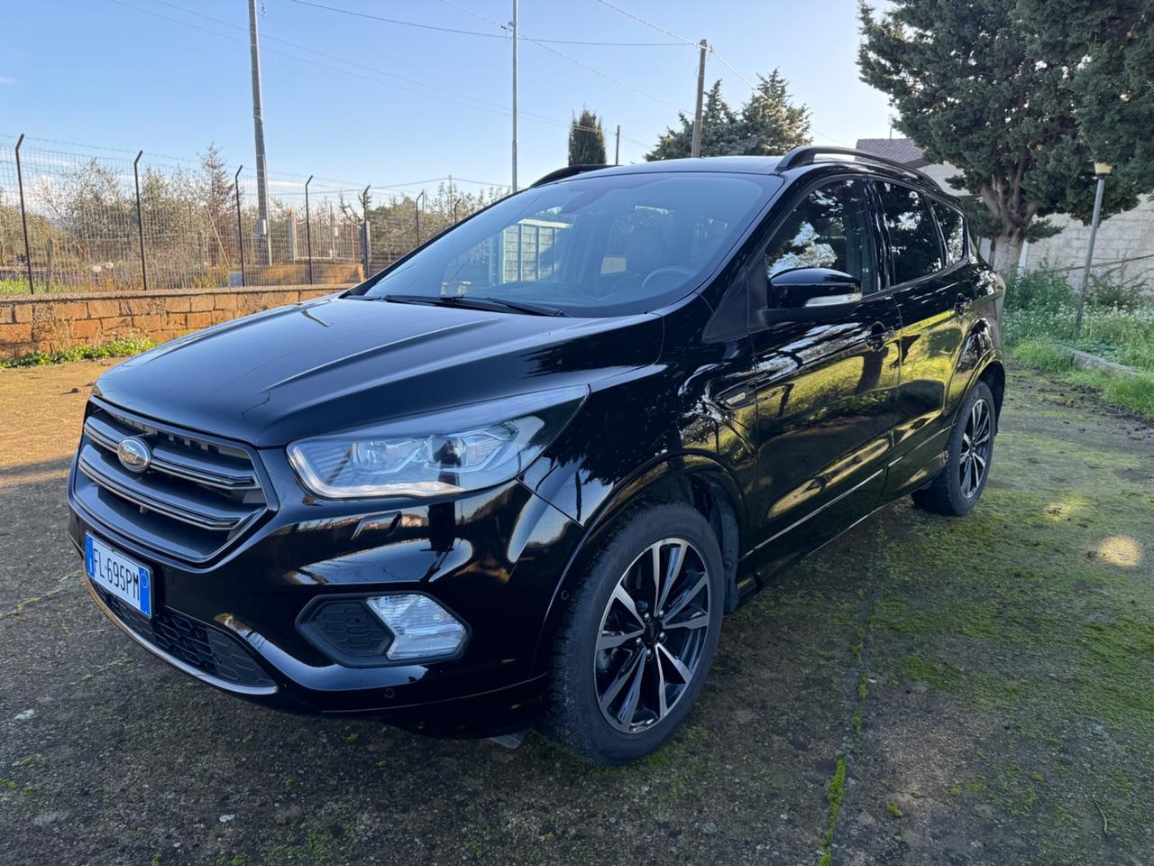 Ford Kuga 1.5 TDCI 120 CV S&S 2WD ST-Line