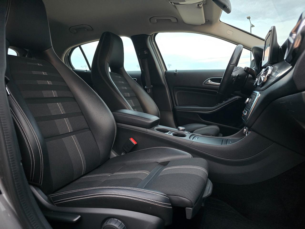Mercedes-benz GLA 180 d Premium