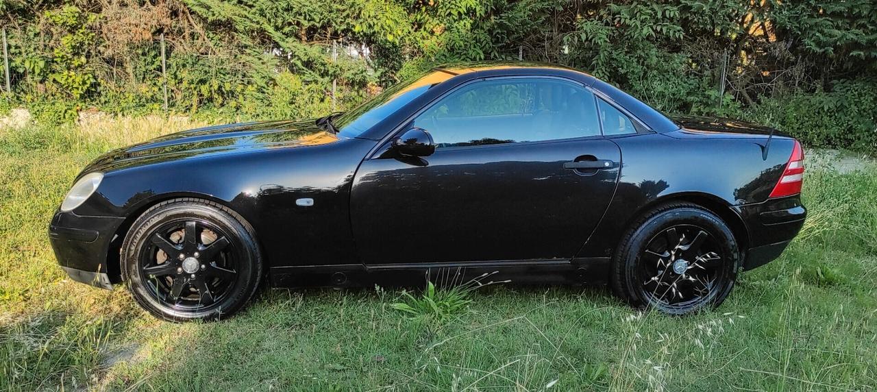 Mercedes-Benz SLK 230