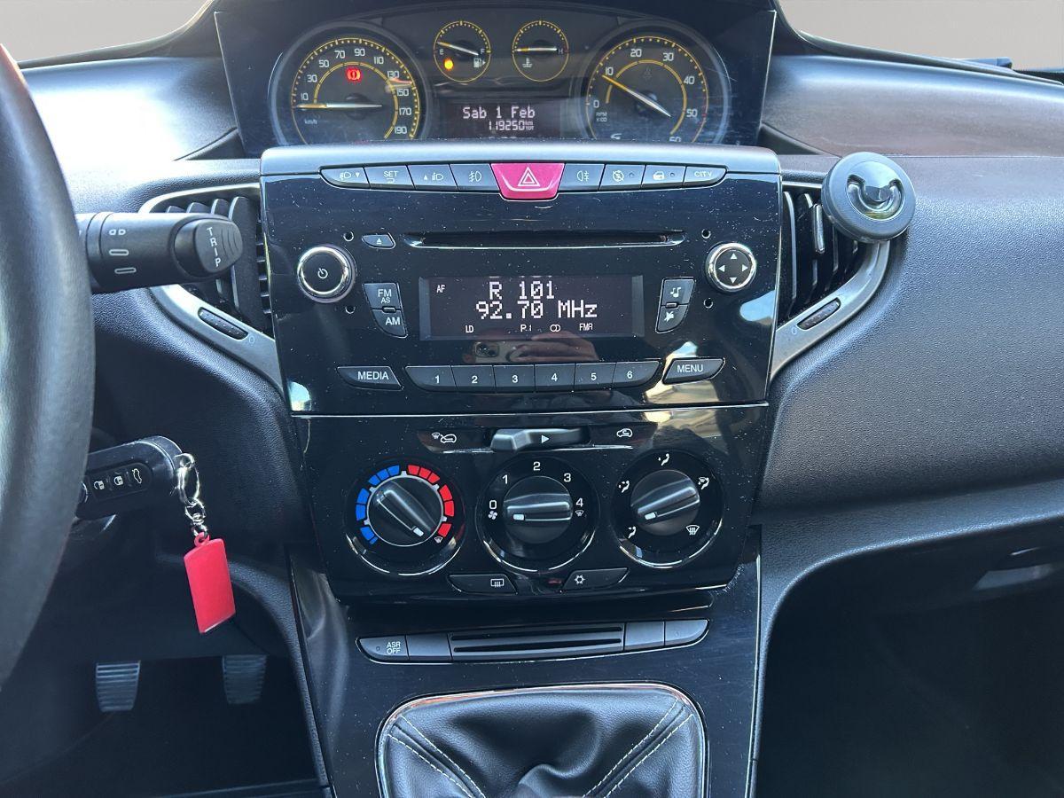LANCIA - Ypsilon S - 1.3 MJT 95 CV 5p. S&S MOMO DESIGN