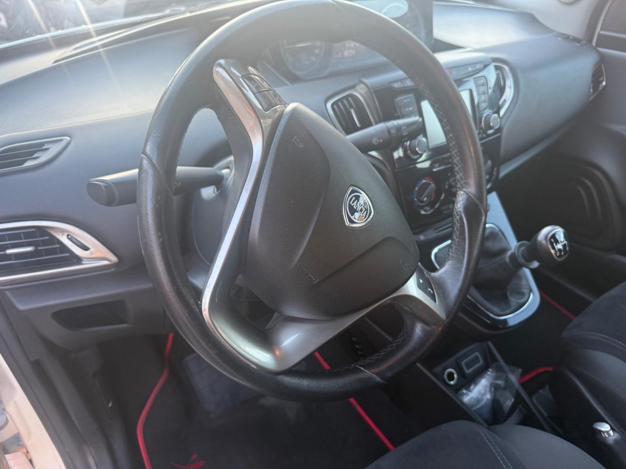 Lancia Ypsilon 1.2 69 CV 5 porte anno 2018