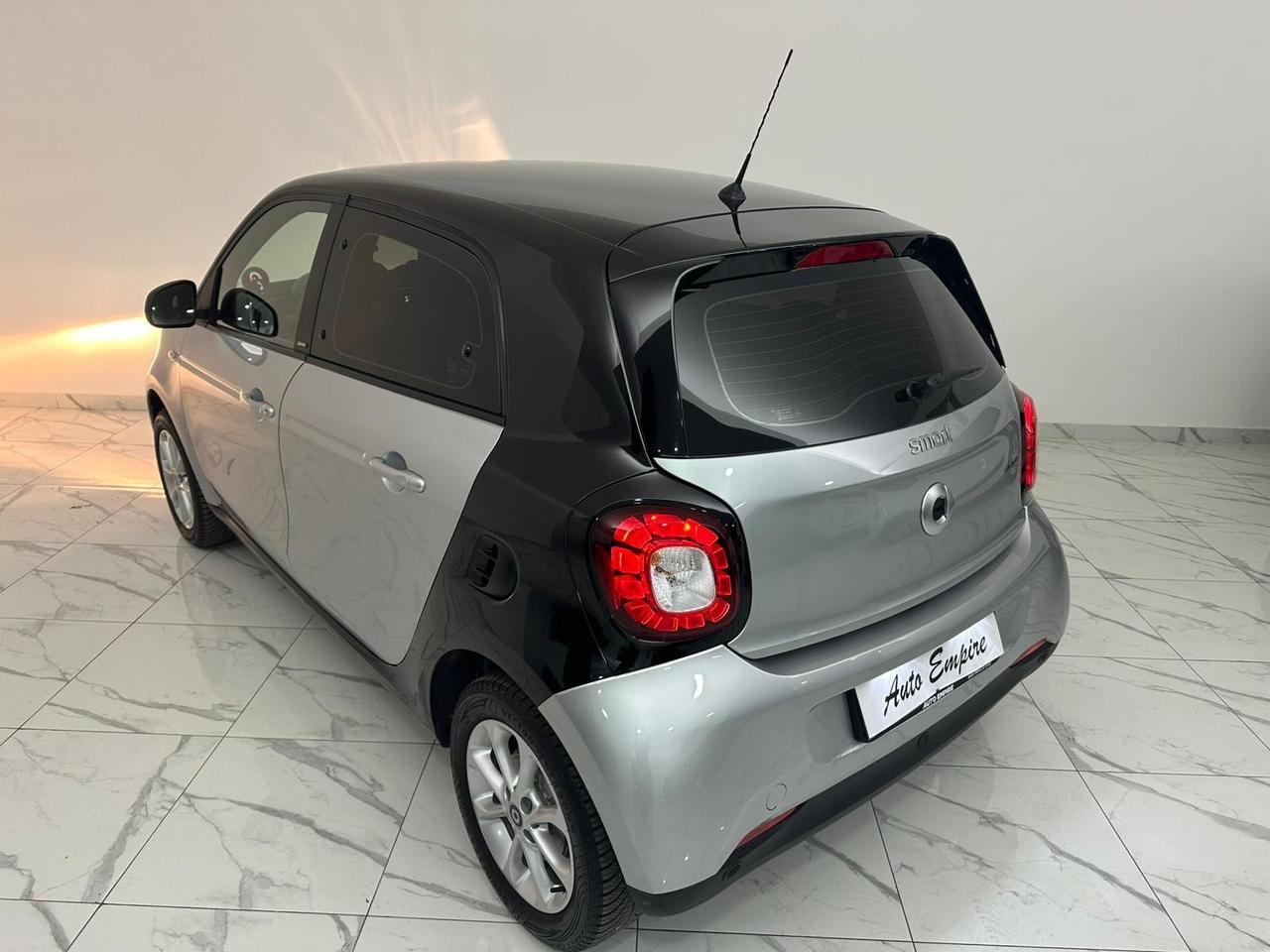 SMART FORFOUR PASSION NAVIGATORE/SENSORI/PACCHETTO LUCI