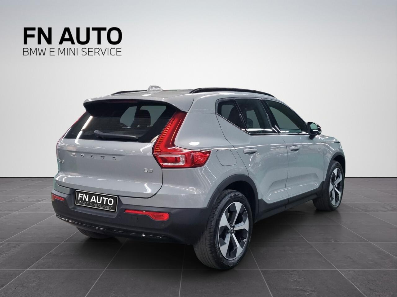 Volvo XC40 B3 automatico Ultimate Dark