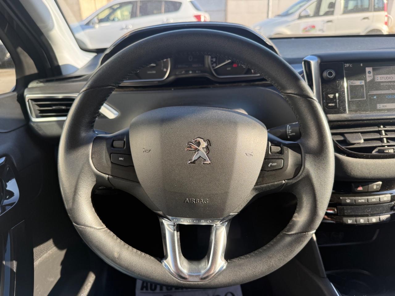 Peugeot 208 1.4 HDi 68 CV 5 porte Allure