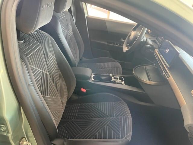 Lancia Ypsilon Hybrid e-DCT LX