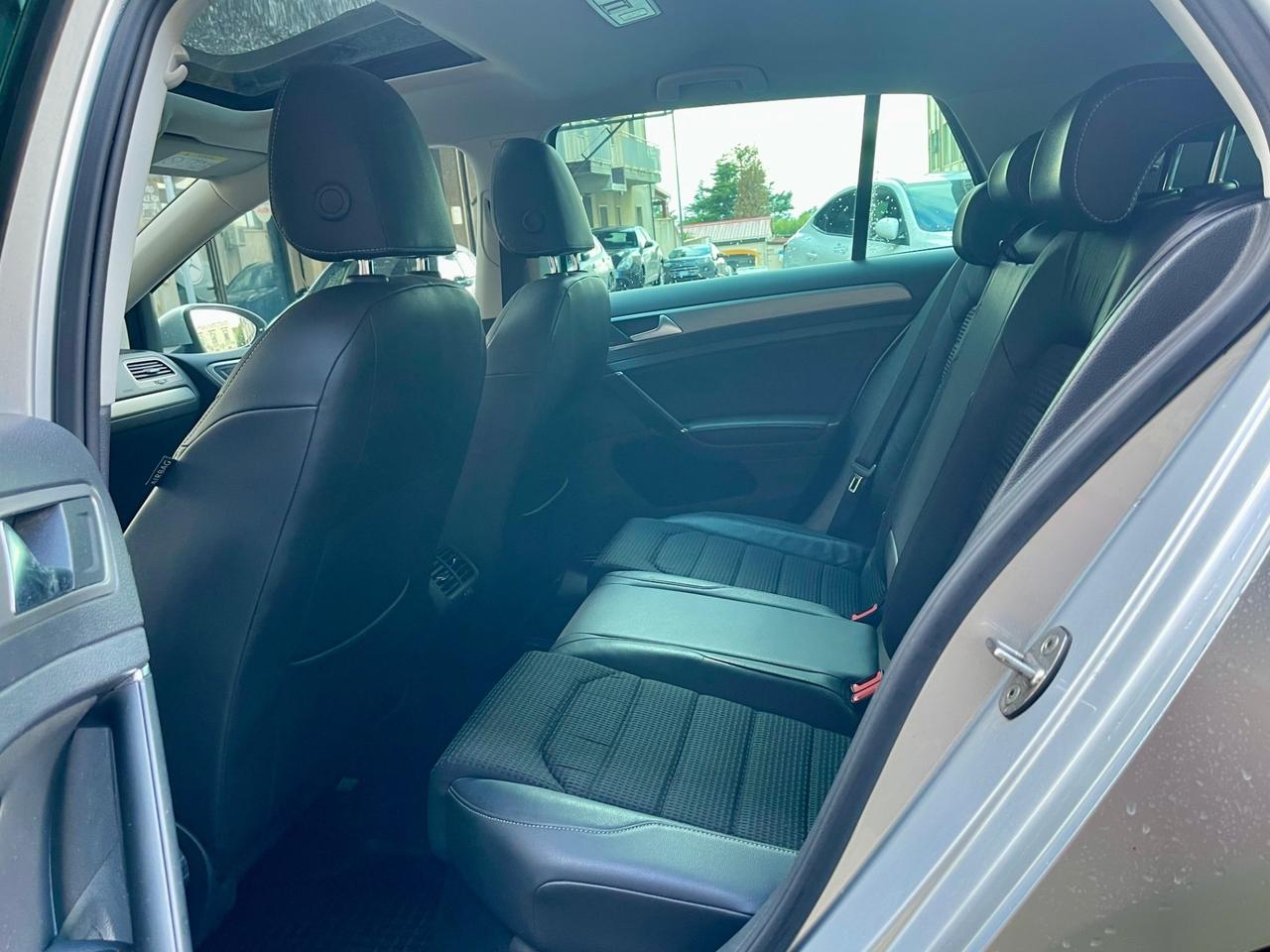 Volkswagen Golf 2.0 TDI 5p. Highline BlueMotion (Tetto apribile)