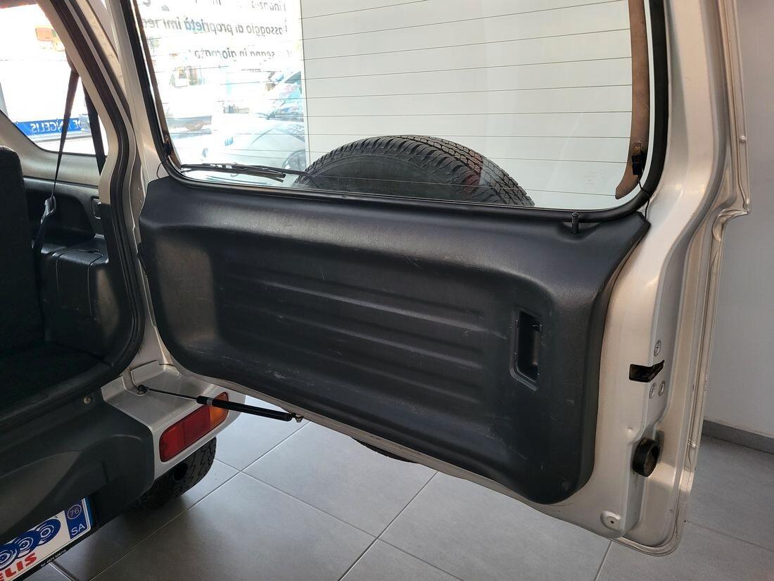 Suzuki Jimny 1.5 DDiS 86 CV 4X4 + RIDOTTE *** GANCIO TRAINO