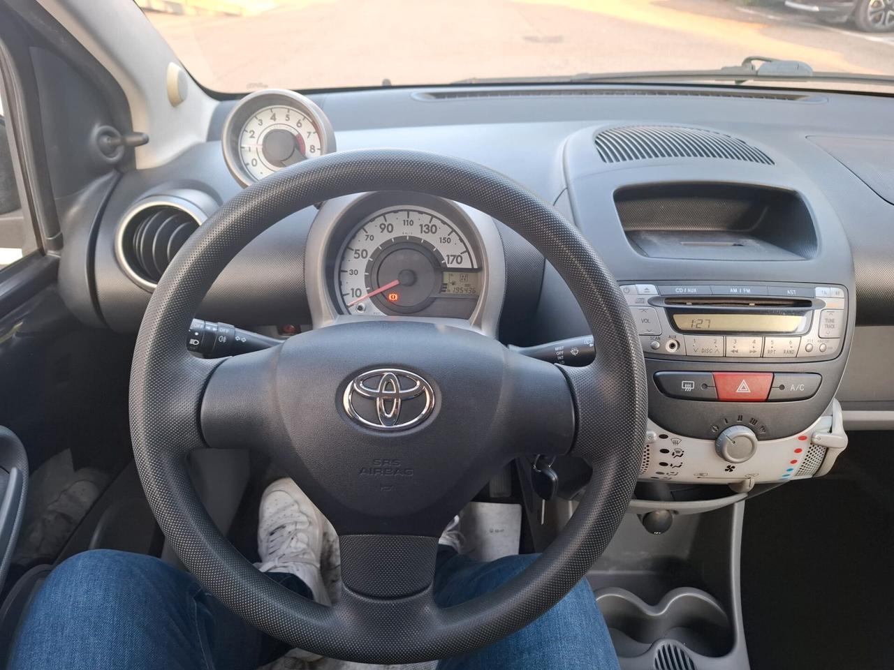 Toyota Aygo 1.0 12V VVT-i 5 porte Sol