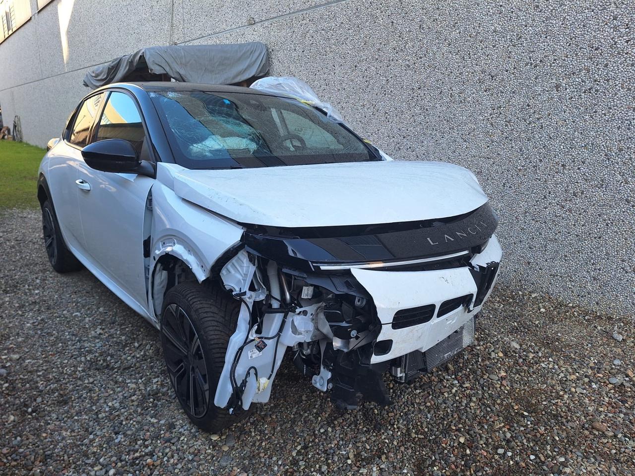 Lancia Ypsilon Hybrid e-DCT