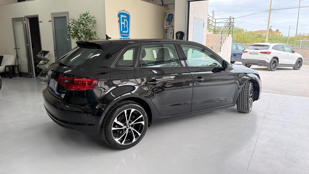 Audi A3 SPB 1.6 TDI 105 CV CR Ambition