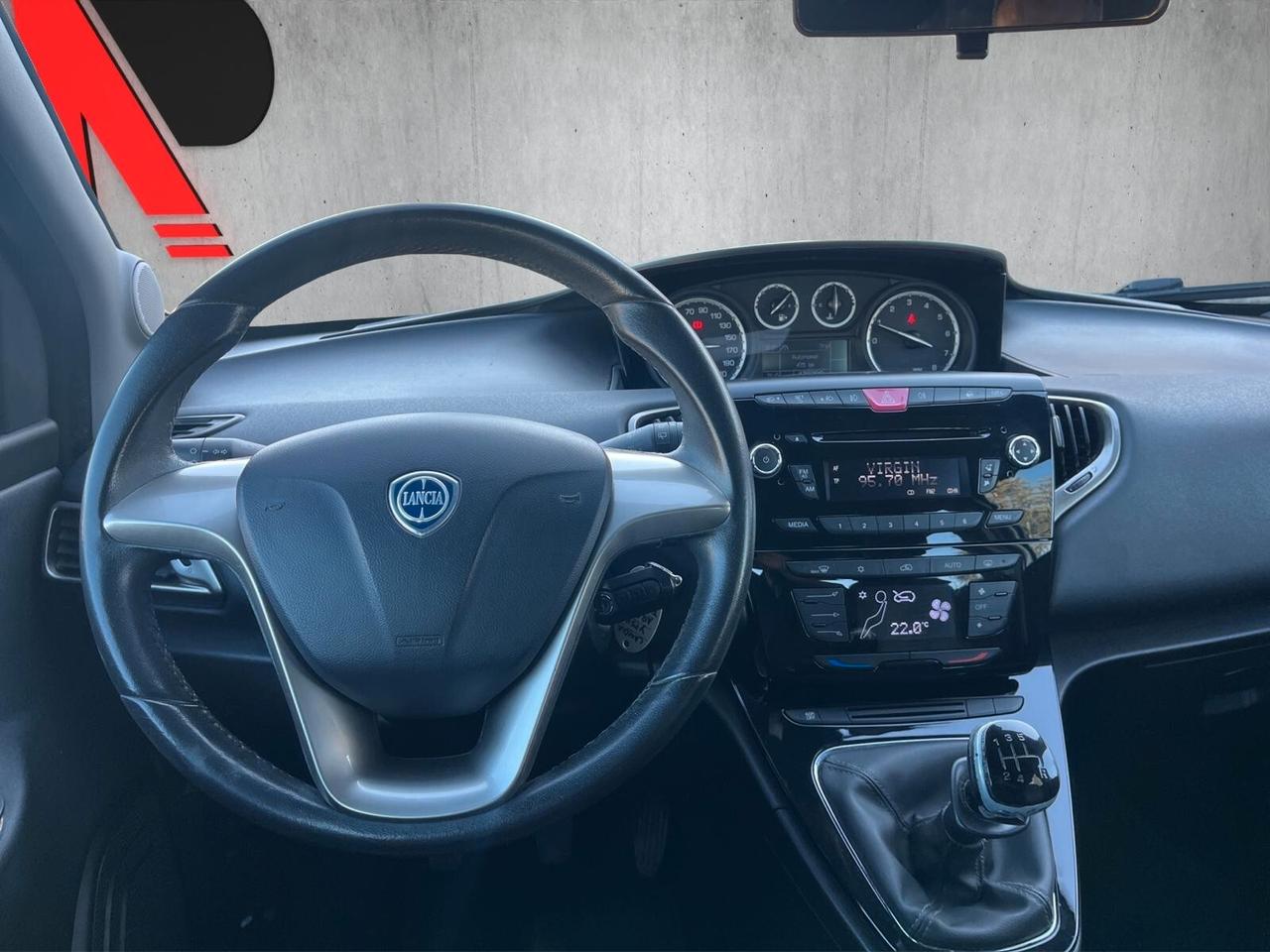 Lancia Ypsilon 1.2 69 CV 5 porte S&S Silver