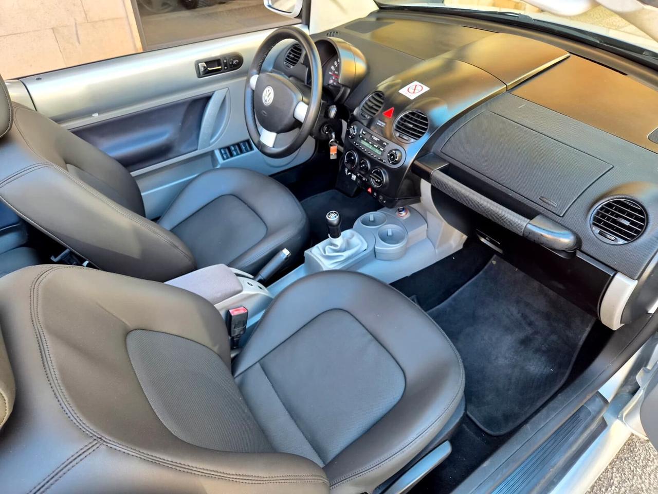 Volkswagen New Beetle 1.4 16V Cabrio