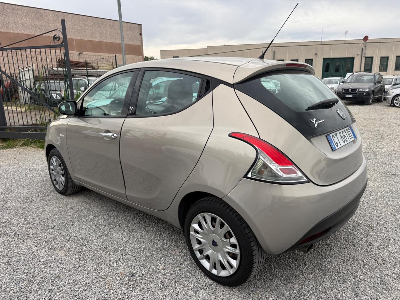Lancia Ypsilon 1.2 69 CV 5 porte S&S Platinum