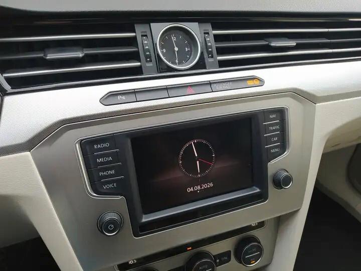 Volkswagen Passat Variant 1.6 TDI SCR DSG Business BMT
