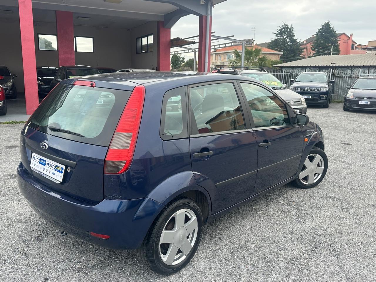 Ford Fiesta 1.4 16V 5p. Ghia