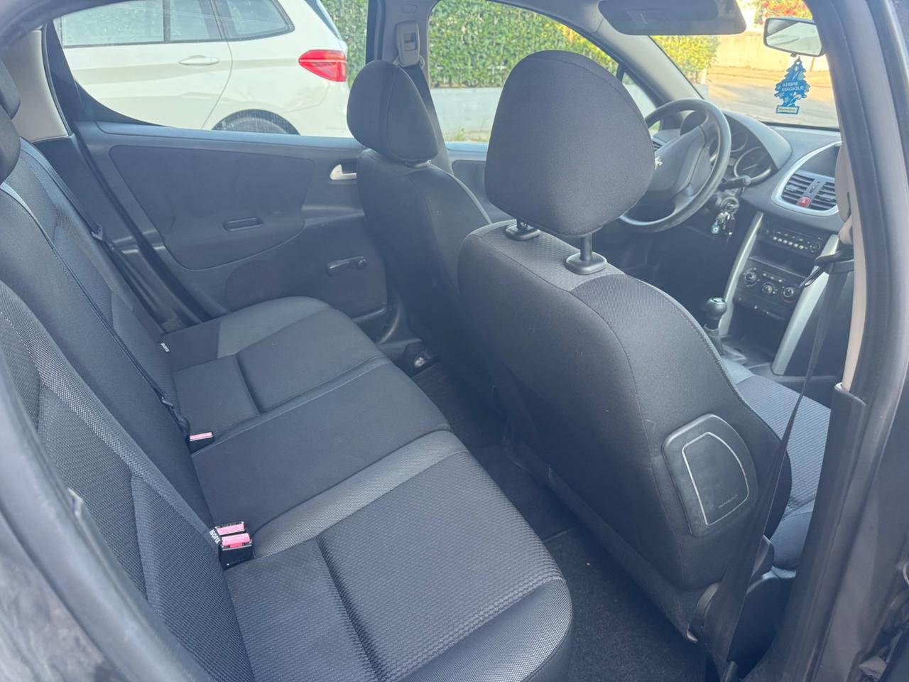 Peugeot 207 1.4 8V HDi 112CV CC Allure