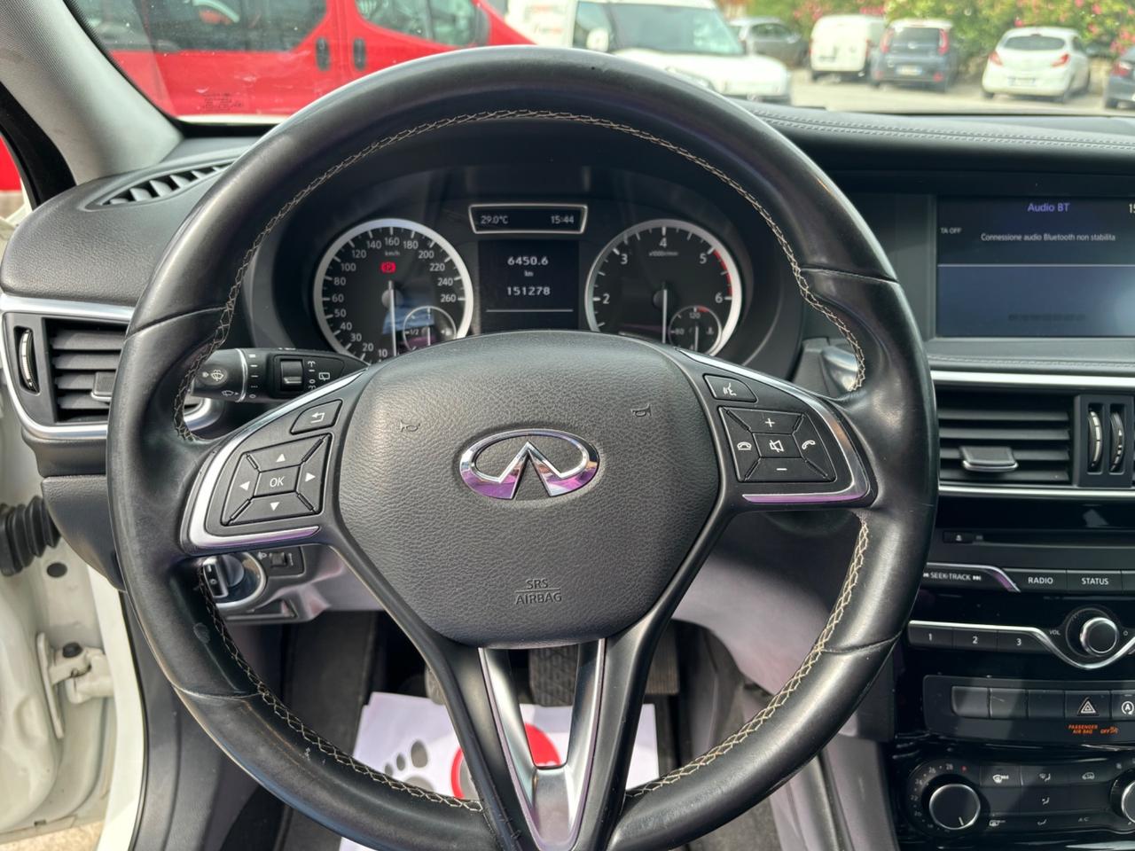 Infiniti Q30 1.5 diesel Business