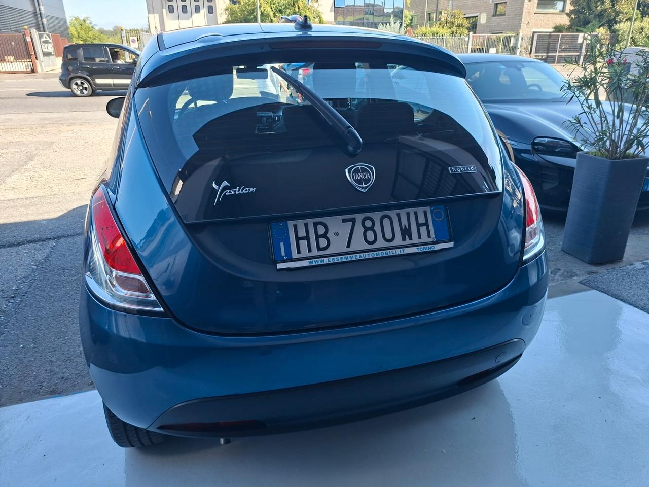 Lancia Ypsilon 1.0 FireFly 5 porte S&S Hybrid Silver - Vettura aziendale, unico proprietario.