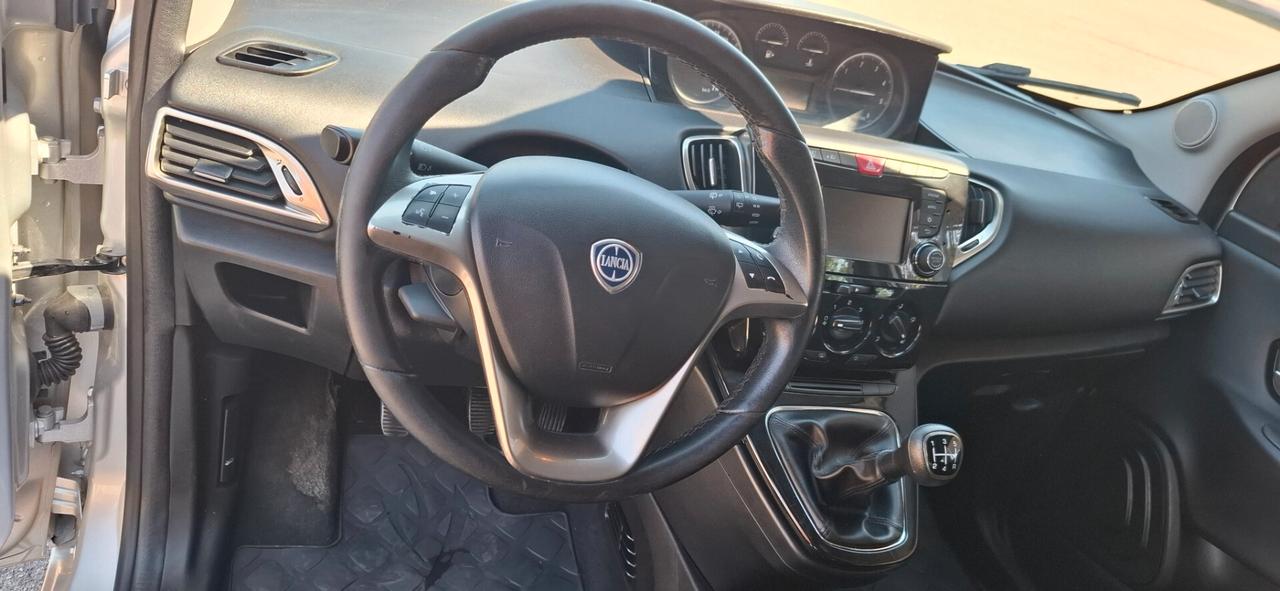 Lancia Ypsilon 1.3 MJT 16V 95 CV 5 porte S&S Silver