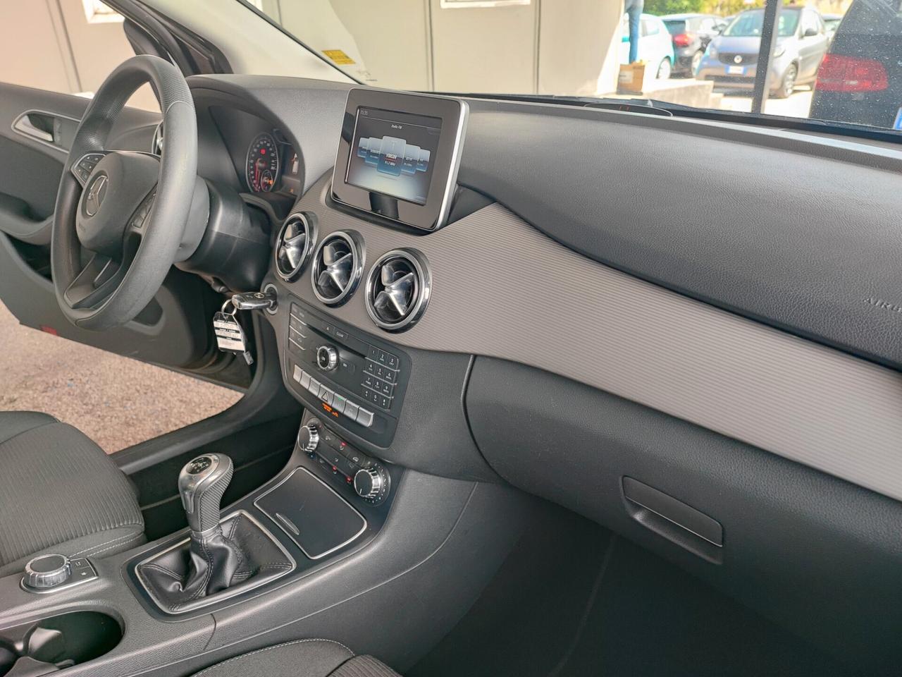 Mercedes-benz B 180 d Premium