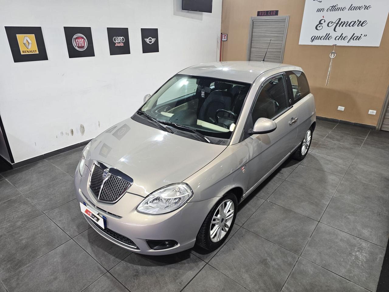 Lancia Ypsilon 1.4 Platino Ecochic GPL