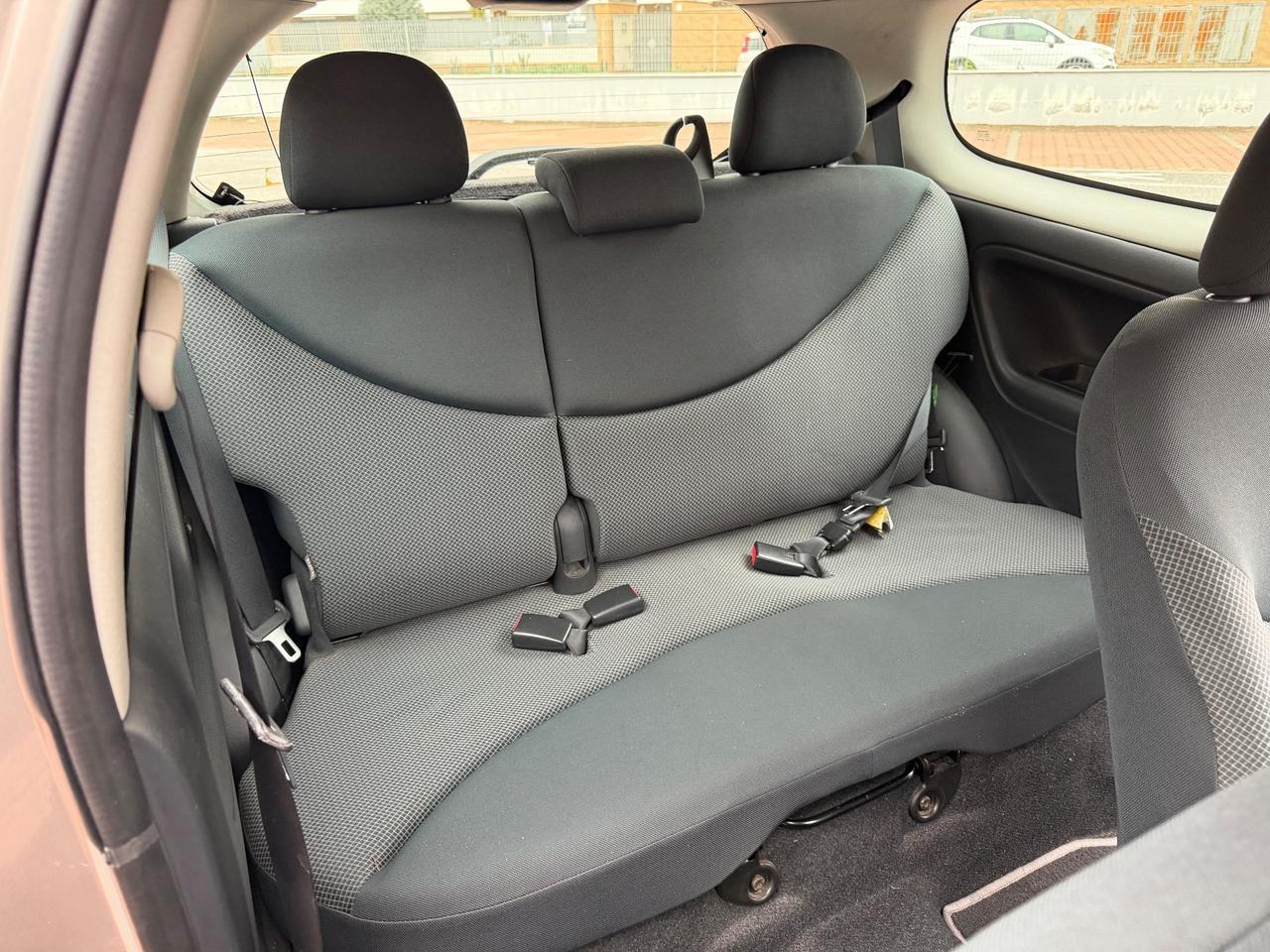 Toyota Yaris 1.4 D-4D 3p Sol